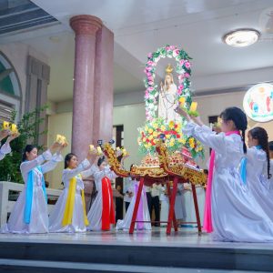 Gx. Châu Pha: Rước kiệu trọng thể kính Đức Mẹ Fatima - 13.10.2024