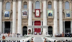 Đức Thánh Cha thiết lập ngày lễ các thánh, chân phước, những người thánh thiện của các giáo phận