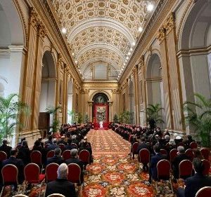 ĐTC Phanxicô mời gọi Giáo triều Roma loan truyền phúc lành của Chúa cho thế giới
