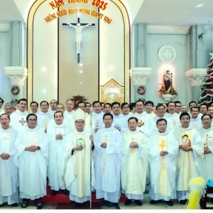 Thánh lễ khai mạc sứ vụ Giám mục Chánh tòa của Đức cha Phêrô Lê Tấn Lợi