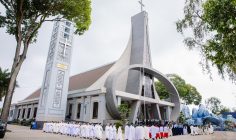 Gx. Vinh Châu:  Giáo hạt Bình Giã khai mạc hành hương Năm Thánh – 05.01.2025