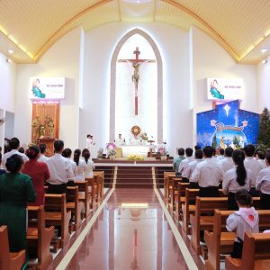 Gx. Láng Cát: Mừng lễ Mẹ Thiên Chúa và kỷ niệm 1 năm hồng ân Linh mục của Cha Phó Antôn