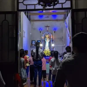 Dạy và hướng dẫn con lần hạt Mân Côi theo từng lứa tuổi