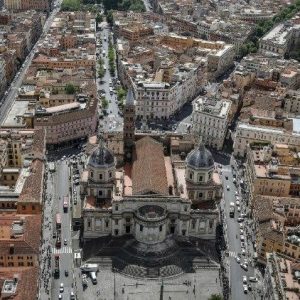 Người nghèo tiễn biệt lần cuối Đức Giáo Hoàng Phanxicô trong lễ an táng