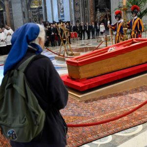 Sơ Geneviève Jeanningros, bạn của ĐTC Phanxicô, thương tiếc ngài