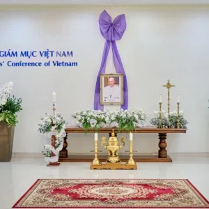 Buổi cầu nguyện và đón tiếp Trưởng Ban Tôn giáo Chính phủ cùng các ban ngành, tôn giáo bạn đến viếng di ảnh Đức Giáo Hoàng Phanxicô