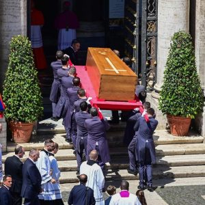 Nghi thức Phó dâng và Từ biệt và an táng Đức Thánh Cha Phanxicô