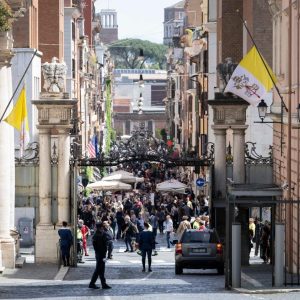 Niêm phong căn hộ của Đức Thánh Cha và Dinh Tông Toà