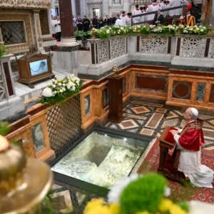 Đức Thánh Cha Lêô XIV viếng Đền thờ Thánh Phaolô Ngoại Thành