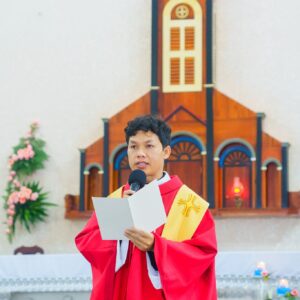 Giáo xứ Bông Trang: Niềm vui đón vị mục tử mới: Cha Gioan B. Phạm Đức Minh Hải - 2025