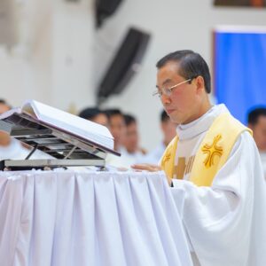 Giáo xứ Hòa Thuận: Cha Giuse Đặng Cao Trí tiếp nhận sứ vụ mục tử
