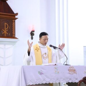 Giáo xứ Kim Dinh: Đón chào Cha Phaolô Hoàng Linh – vị mục tử mới