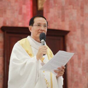 Giáo xứ Nam Đồng: Niềm vui trong ngày đón vị mục tử mới: Cha Đaminh Nguyễn Hoàng Dương
