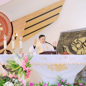 Giáo xứ Phước Lộc: Hân hoan chào đón vị mục tử mới: Cha Gioan B. Nguyễn Bá Tín