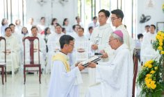 Gx. Hòa Sơn: Chào đón mục tử mới: Cha Augustinô Trần Thanh Hòa