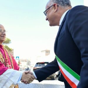 Đức Thánh Cha Lêô XIV chào thăm dân thành Roma tại Tòa Thị chính Roma