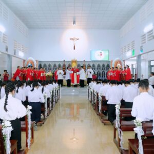 Gx. Xuân Ngọc: Thánh lễ ban Bí tích Thêm sức- Ngày 20.6.2025