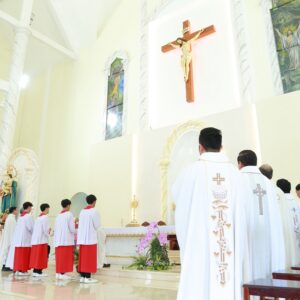 Gx. Đất Đỏ: Chầu Thánh Thể thay Giáo phận- Ngày 15.6.2025