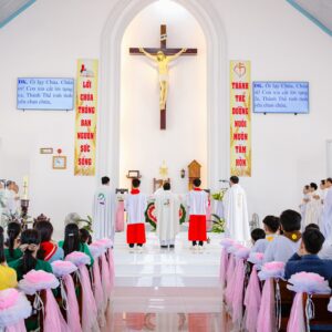 Gx. Phước Ân: Chầu Thánh thể thay Giáo phận - Ngày 01.6.2025