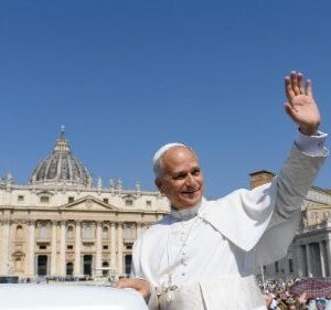 Tiếp kiến chung (18/6/2025)- ĐTC Lêô XIV: Chúa Giêsu đến chữa lành chúng ta khỏi sự bại liệt thể xác và tinh thần