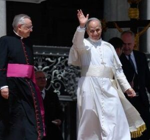 Tiếp kiến chung (4/6/2025)- ĐTC Lêô XIV: Đáp lại tiếng Chúa kêu gọi chúng ta sẽ tìm thấy ý nghĩa cho cuộc sống