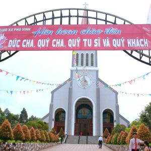 Gx. Phú Vinh:  Đức Cha Emmanuel cử hành Thánh lễ ban Bí tích Thêm Sức  – Ngày 22.7.2025
