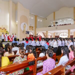 Gx. Long Hải: Đức Cha Emmanuel ban Bí tích Thêm Sức- Ngày 10.07.2025