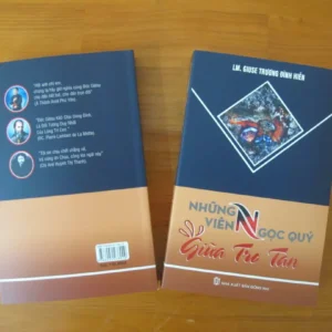 Giới thiệu tác phẩm “Những viên ngọc quý giữa tro tàn”
