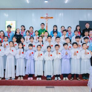 Gx. Đức Hiệp: 27 em thiếu nhi Rước lễ lần đầu – Ngày 03.8.2025
