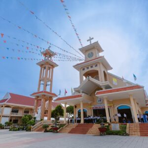 Giáo xứ Hải Lâm: Thánh lễ ban Bí tích Thêm Sức cho 81 thụ nhân - 12.8.2025