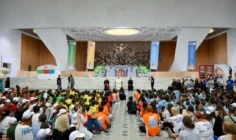 Đức Giáo hoàng mở rộng quyền lợi cho cha mẹ làm việc tại Vatican