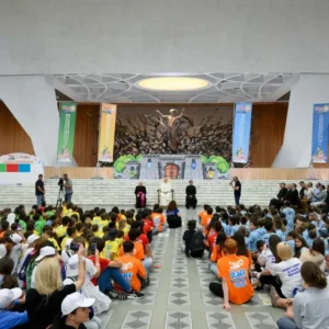 Đức Giáo hoàng mở rộng quyền lợi cho cha mẹ làm việc tại Vatican