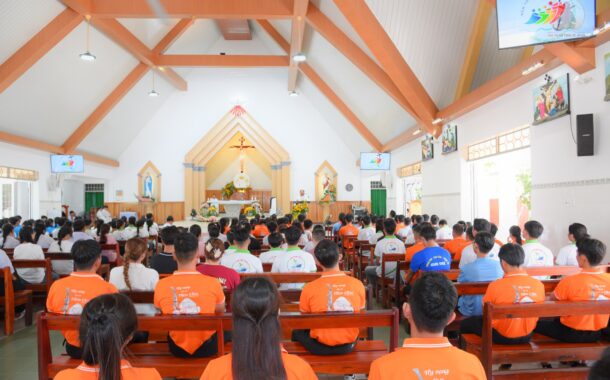 Giáo xứ Hòa Phước: Giới Trẻ Giáo Hạt Xuyên Mộc hành hương Năm Thánh 2025
