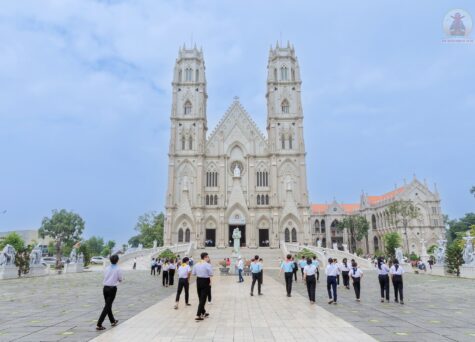 Giáo xứ Châu Pha và Giáo xứ Sông Xoài hành hương Năm Thánh tại Nhà thờ Song Vĩnh