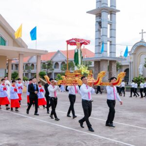 Gx. Phước Bình: Mừng lễ kính Thánh Gioan Phaolô II- Bổn mạng Giới Trẻ