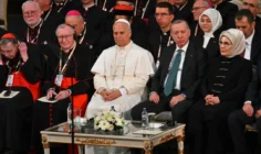 Đức Thánh cha Lêô XIV gặp gỡ các cấp chính quyền, xã hội dân sự và ngoại giao đoàn tại Thổ Nhĩ Kỳ