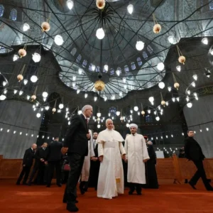 Đức Thánh Cha Lêô XIV viếng thăm Đền thờ Xanh của Hồi giáo ở Istanbul