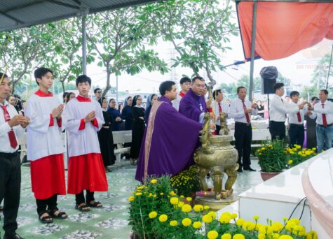 Gx. Thanh Phong: Thánh lễ cầu cho các tín hữu đã qua đời- Ngày 02.11.2025