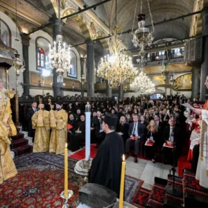 Đức Thánh Cha tham dự Phụng Vụ Thánh tại Nhà thờ Thượng Phụ của Giáo hội Chính Thống Constantinople