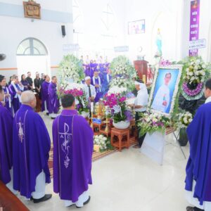 Lễ tang Cha Augustinô: Kính viếng buổi sáng ngày 18.11.2025