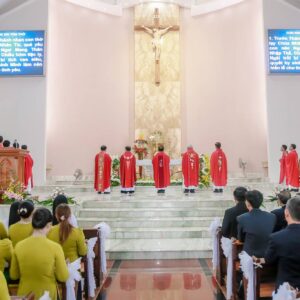 Gx. Hòa Thuận: Chầu Thánh Thể thay Giáo phận- Ngày 16.11.2025