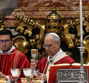 Thánh Lễ cầu nguyện cho ĐGH Phanxicô và các Hồng y và Giám mục: Niềm hy vọng Phục sinh soi sáng hành trình Giáo Hội