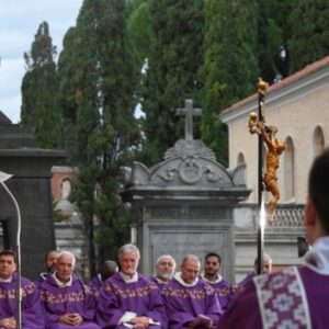 Thánh lễ tại nghĩa trang Verano (2/11): Tình yêu chiến thắng sự chết