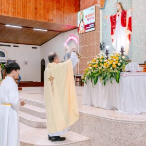 Giáo xứ Phước Tân: Mừng lễ Chúa Kitô Vua- Bổn mạng Giáo xứ