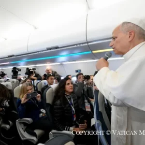 Đức Thánh Cha Lêô XIV đến Beirut, bắt đầu chuyến tông du tại Libăng