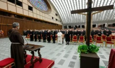 Giáo triều Rôma – Bài giảng thứ nhất của mùa Vọng: Thời gian tin tưởng mong đợi ơn