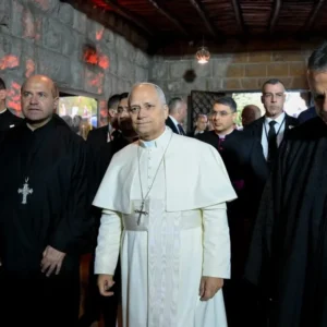 Đức Thánh cha Lêô XIV cầu nguyện tại Mộ Thánh Charbel tại Libăng (01/12/2025)