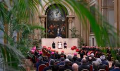 Đức Thánh Cha gặp gỡ giáo triều Roma nhân dịp Giáng Sinh và Năm Mới