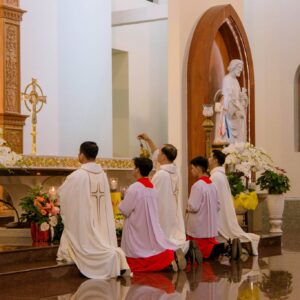Gx. Phước Lâm: Chầu Thánh Thể thay Giáo phận 2026