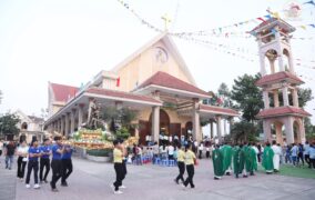 Gx. Phú Hà: Giới Trẻ Hạt Long Hương mừng lễ Quan thầy Gioan Bosco